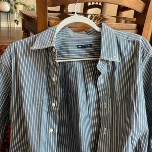 Gap shirt